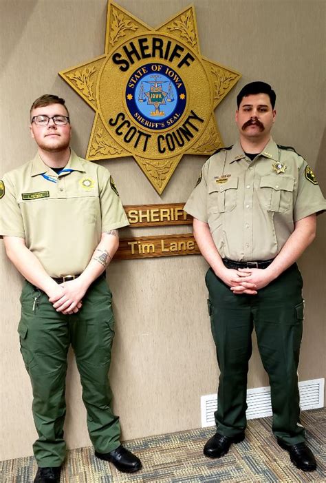 New Correction Officers Mccaffrey And Peters Scott County Iowa