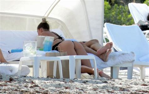 Francesca Aiello Nude Tits Flashed On The Beach Scandal Planet