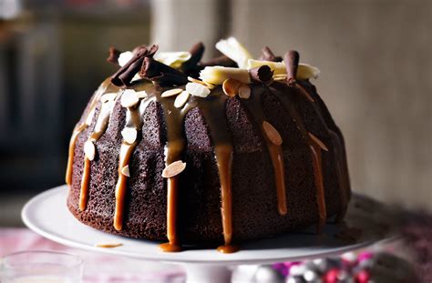 These bundt cake recipes are easy and delicious ways to eat dessert. Chocolate Bundt Cake | Cake Ideas | Tesco Real Food