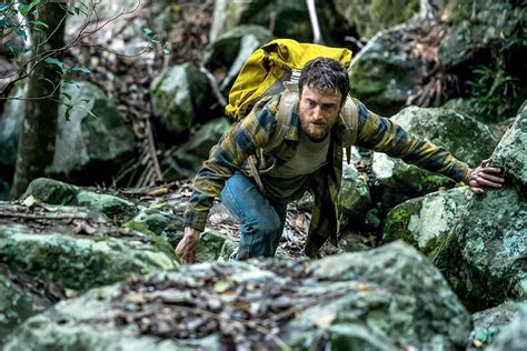 Daniel Radcliffe dá o sangue como mochileiro na Amazônia em Na Selva VEJA