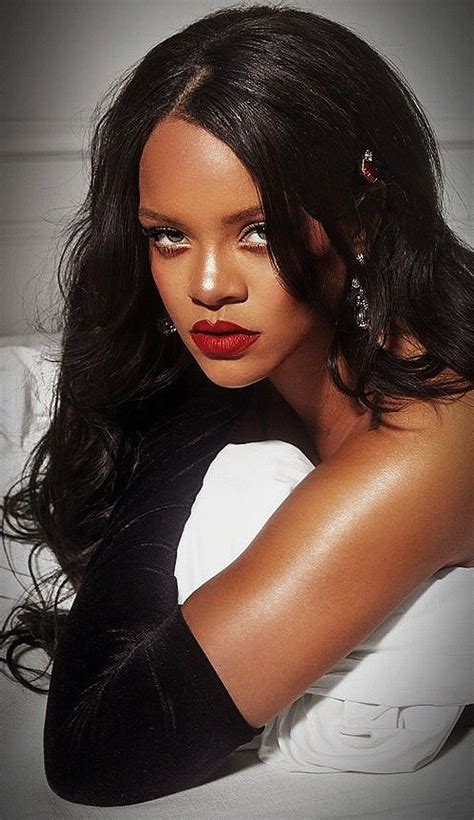 Riri Is Wearing Fenty Beauty Stunna Lip Paint In The Shade Uncensored