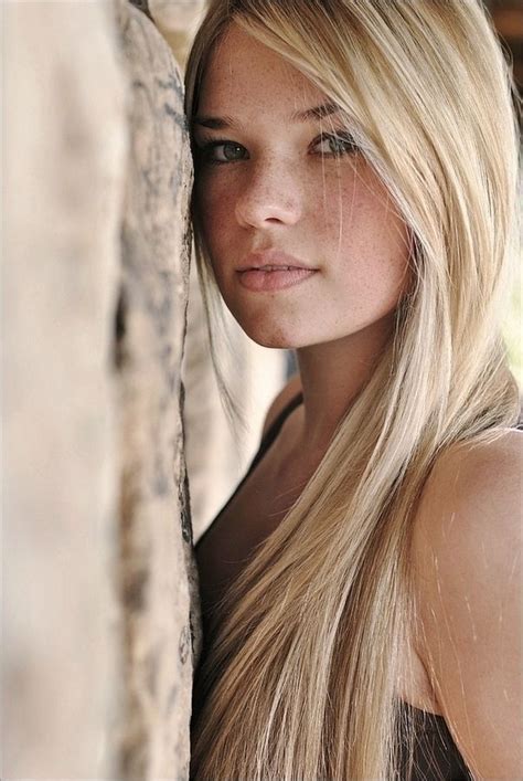 Pin By Yℓℓєи On Fḉε﹩ Blonde Hair Blue Eyes Long Blonde Hair Blonde Hair Freckles
