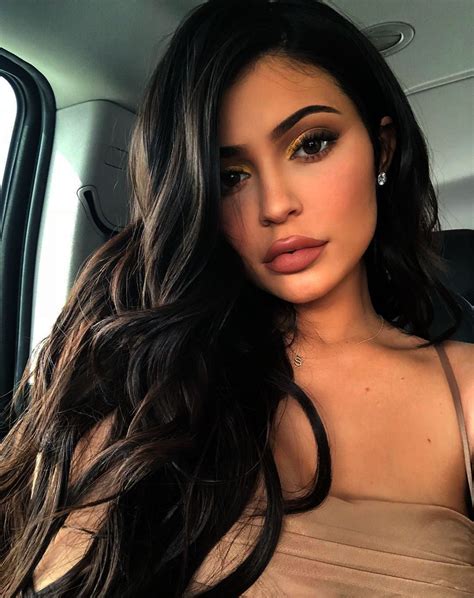 Please keep a positive tone where appropriate, especially in regards to someone's face & body. Kylie Jenner Reddit | The Kardashian