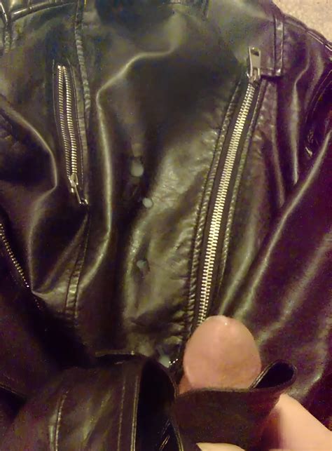 Mnb  Porn Pic From My Chav Slag Cousin Mel Candids And Cumming On Her Leather Jacket Sex Image