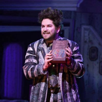 Alex Brightman Wiki Age Height Net Worth Wife Updated On December