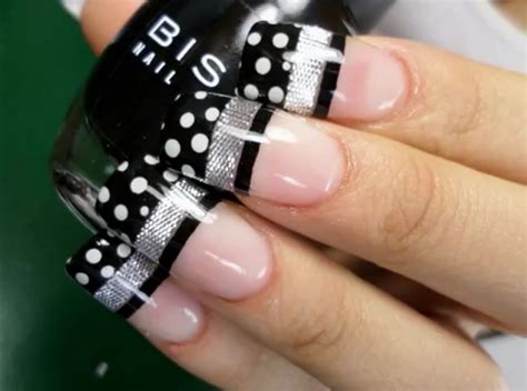 Existen muchas técnicas de manicura, como las uñas acrílicas. Diseños de un uñas acrílicas » Diseñosde.com