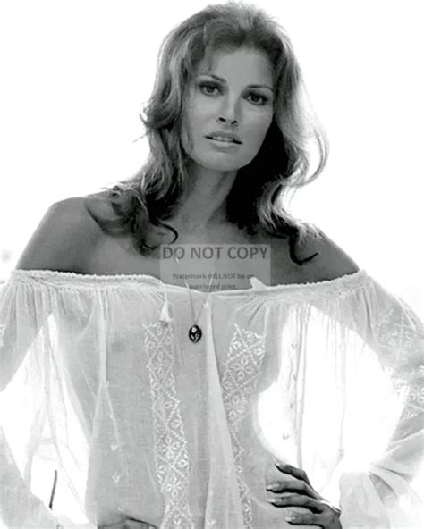 Raquel Welch Actress And Sex Symbol Pin Up Rt X Publicity Photo The Best Porn Website