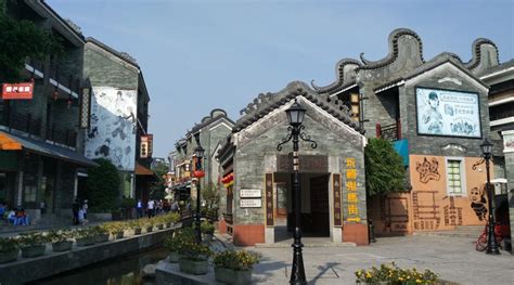 يمتد تقريباً من العام 7000 ق.م إلى العام 4500 تبع العصر الحجري بعصر تميز باستخدام معادن مختلفة. قرية بانبو العصر الحجري الحديث - شيان الصين المسافرون العرب