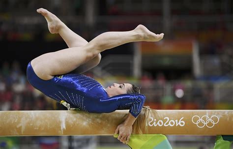 Assista aos 4 maiores momentos da ginástica olímpica que cativaram a imaginação do mundo! EUA levam ouro na ginástica artística feminina; Brasil ...