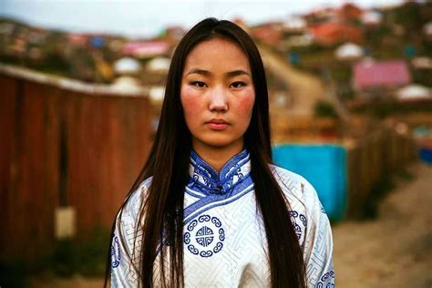 A Mongolian Girl Photos Of Women Beautiful Women Pictures Beauty