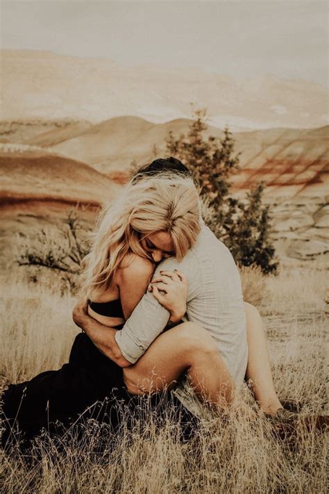 Outdoor Engagement Photo Shoot Ideas In Couple Photography