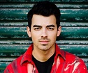 Joe Jonas Biography - Facts, Childhood, Family Life & Achievements
