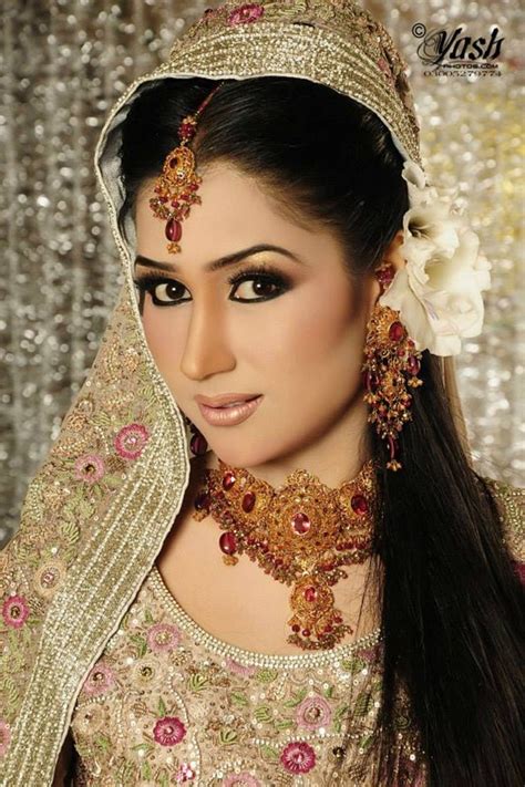 Elegant Pakistani Bridal Makeup Styles