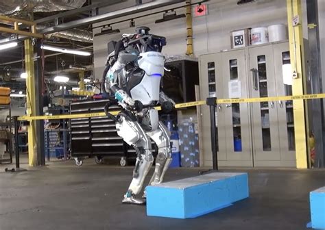 El Asombroso Robot Atlas De Boston Dynamics Aprende A Saltar Y Ahora Es Más Aterrador Y