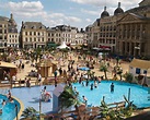 1 The temporary beach in the Place de l'Hotel de Ville, St Quentin ...