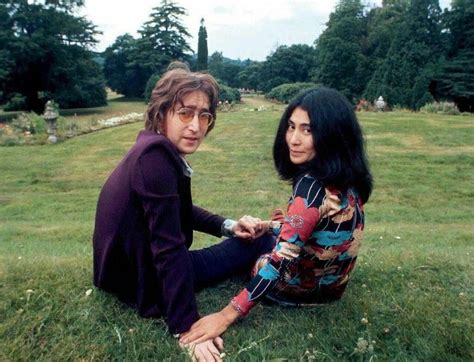 Intimate Photos Of John Lennon And Yoko Ono At Home In 1971 ~ Vintage