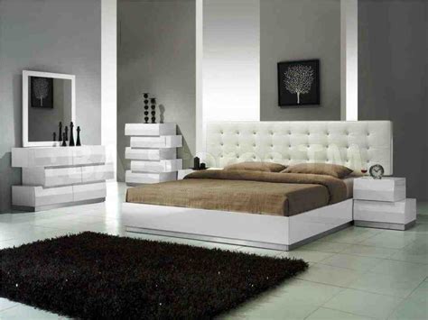 Modern White Bedroom Furniture Decor Ideas
