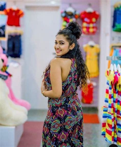 Pin By Roshani Piravinthan On New Sri Lanka Actress Maxi Dress