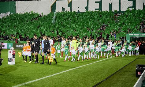 Werder bremen at a glance: Werder Bremen Einlaufaktion mit team neusta | team neusta GmbH