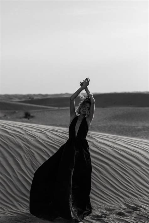 The Women And The Desert Desert Photography Fashion Photoshoot