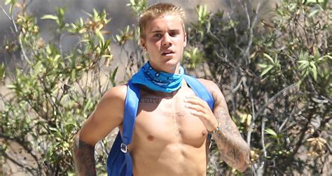 Justin Bieber Goes Shirtless For A Solo Hike Justin Bieber Shirtless Just Jared Celebrity