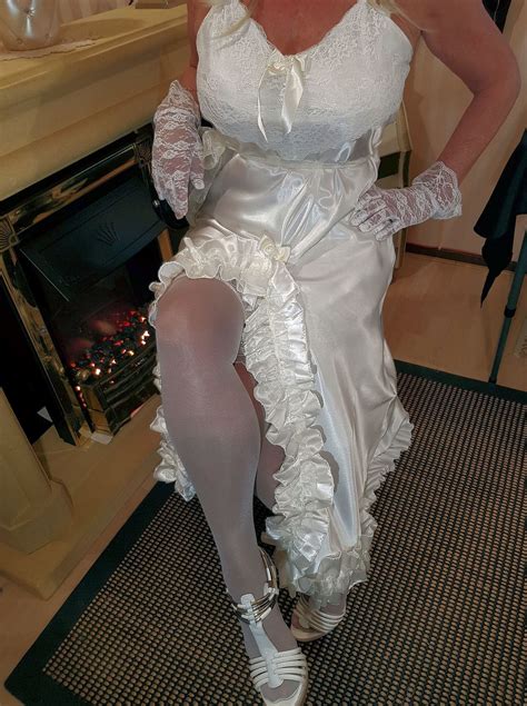 Classy Vtg Ivory Silky Satin Full Slip Petticoat Size UK Cd Tv