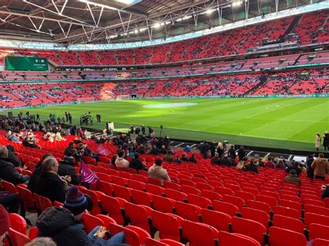 Die em 2021 wird aufgrund von problemen beim bau des neuen fußballstadions nicht in brüssel ausgetragen. Wembley Stadium, Abschnitt 140, Reihe 24, Platz 206 ...