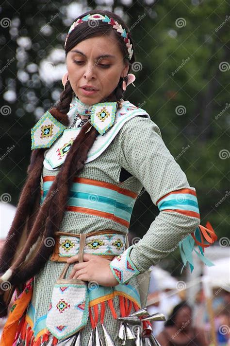 Native American Dancers At Pow Wow Editorial Stock Image Image Of Festival Event 48911984