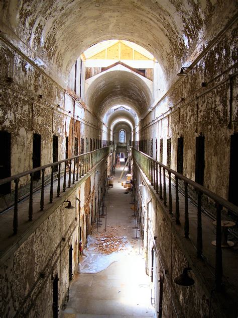 Eastern state penitentiary is a former american prison located at 2027 fairmount avenue in philadelphia, pennsylvania. File:Eastern State Penitentiary Cells 2.jpg - Wikimedia ...