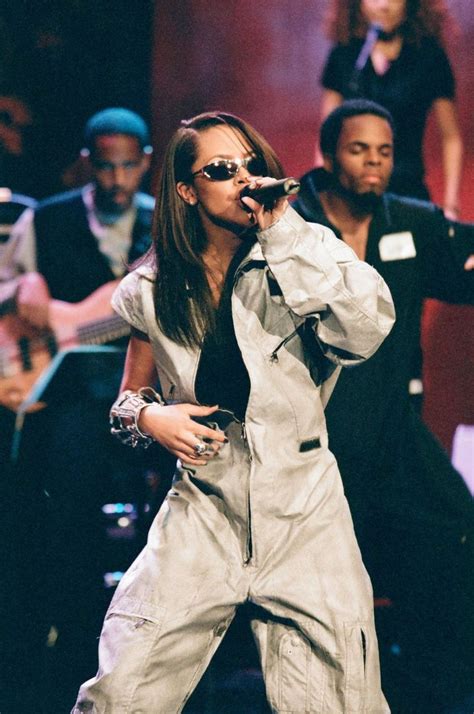 11 Reasons Well Always Love Aaliyahs Tomboy Style Huffpost Uk Style