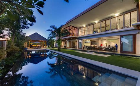 Super Holiday Luxury Villa In Canggu Bali