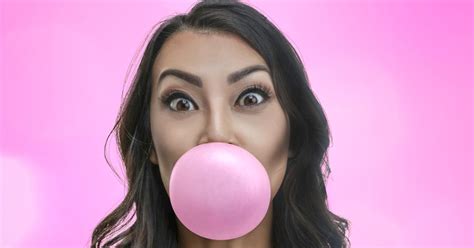 Can You Walk And Chew Gum Then Start Chewing For A Healthier Workout Huffpost Life