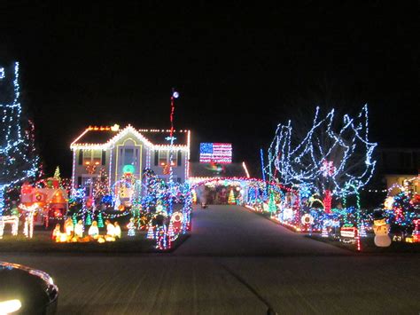 North Ridgeville Christmas display of 45,000 lights attracts hundreds