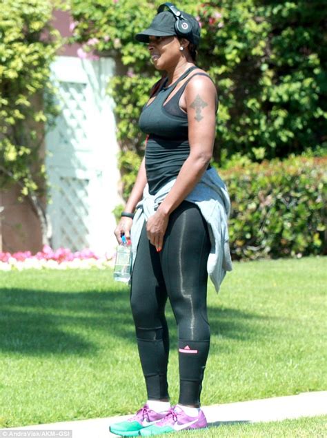 Mary J Blige Displays Curvaceous Figure In Fitted Workout Wear Daily