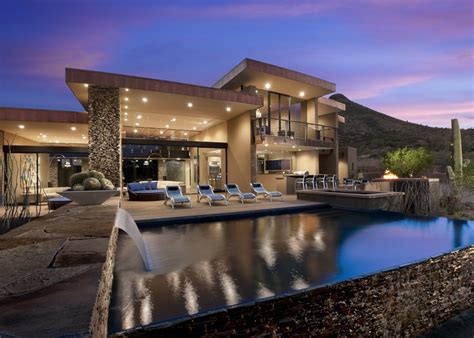 Beautiful Modern House In Desert