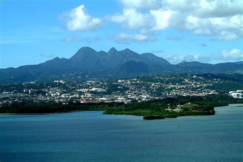 Les Pitons Du Nord De La Martinique Martinique Merveille Du Monde