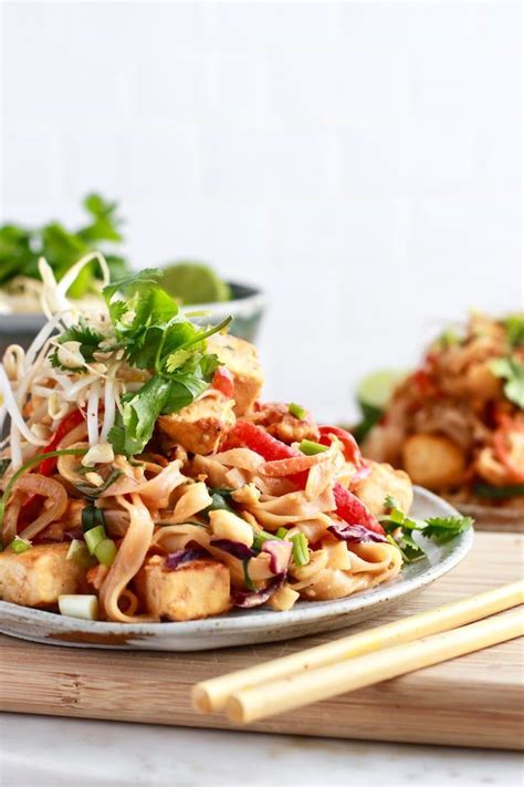 In this spiralized vegetable noodle recipe inspired by pad thai, zucchini and summer squash. Easy & Healthy Pad Thai Noodles (gluten free!) | Recipe (With images) | Healthy pad thai, Pad ...