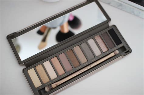 Urban Decay Naked Eyeshadow Palette Review Worth The Hype Zoey