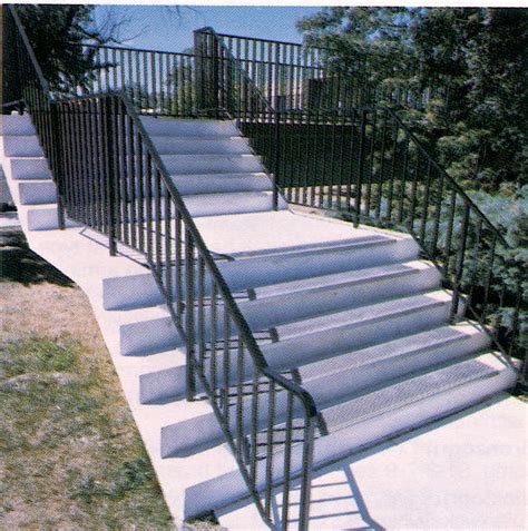 Wybierz z szerokiej gamy podobnych scen. Stair Repair Aluminum & Abrasive Grit Tread System