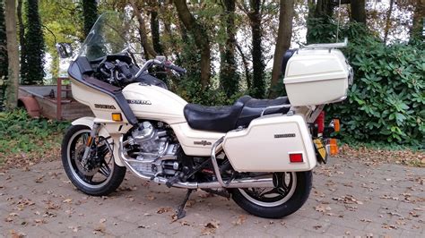 This was the first year that the silverwing was introduced. Honda GL500 Silverwing van 1981 - Verkocht | Wisper-Classics