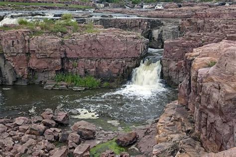 Founded in 1883 in what was then known as the dakota territory, sioux falls has grown from a sleepy midwestern town into a resort for shopping and tourism in the northern great plains. Magnificent Riddles Sioux Falls Hours - riddlespedia - Riddles Pedia