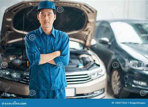 Mechanic At Car Service Stock Photo Image Of Service 140471924