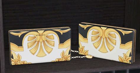 Ts4 And Ts3 Versace Barocco Grain Leather Zip Wallet Ydb