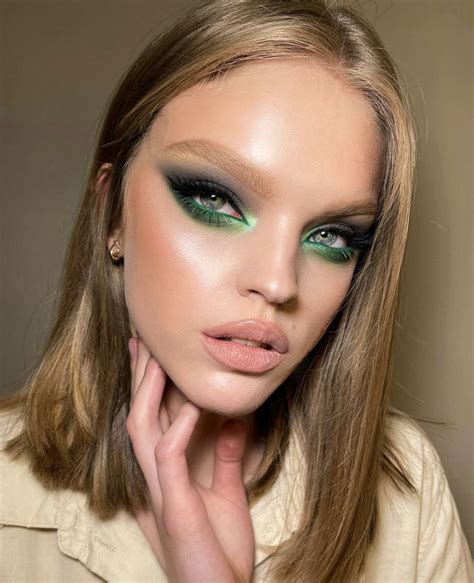 The Best Neon Makeup Looks To Wear All Summer Long 31800 Hot Sex Picture