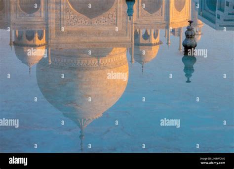 Reflection Of The Taj Mahal Stock Photo Alamy