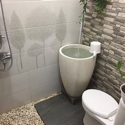 Kamar mandi minimalis dinilai paling sesuai dengan selera banyak orang, terutama bagi yang menyukai desain bersih dan modern di area rumah. View Desain Kamar Mandi Minimalis Dengan Shower Background ...