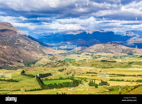 Crown Range Mountains New Zealand Hi Res Stock Photography And Images