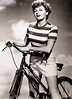 22 Interesting Vintage Photographs of Hollywood Actresses Ride Their ...