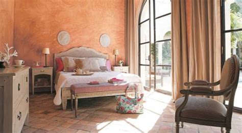 Some rooms, such as a bedroom or living room, are best with lower sheen paint. 15 Faux Painting Ideas for Your Walls | Ultimate Home Ideas