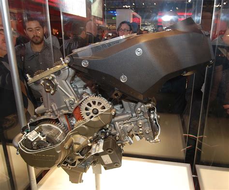 Cutaway Photos Of The Ducati Superquadro Engine Asphalt And Rubber
